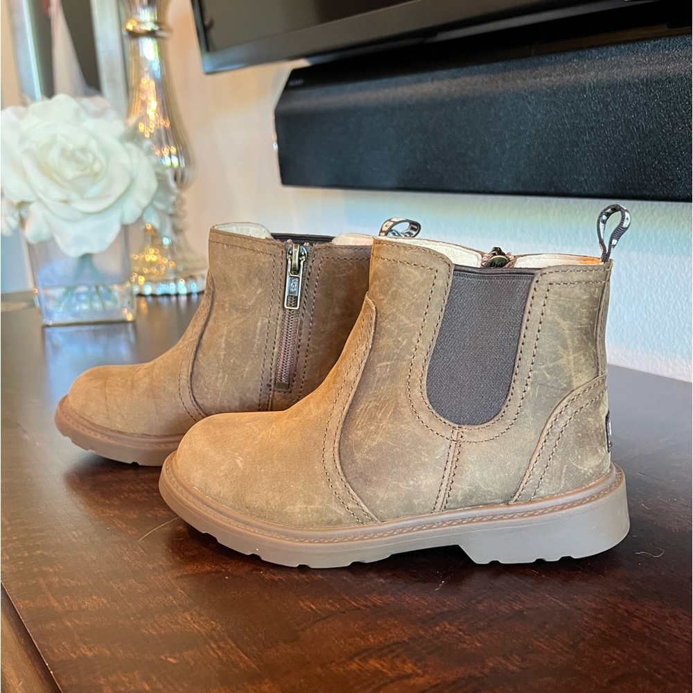 Toddler boy Ugg boots size 11